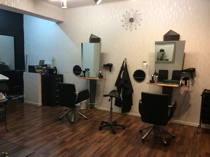 Stemning hos Salon Skarp